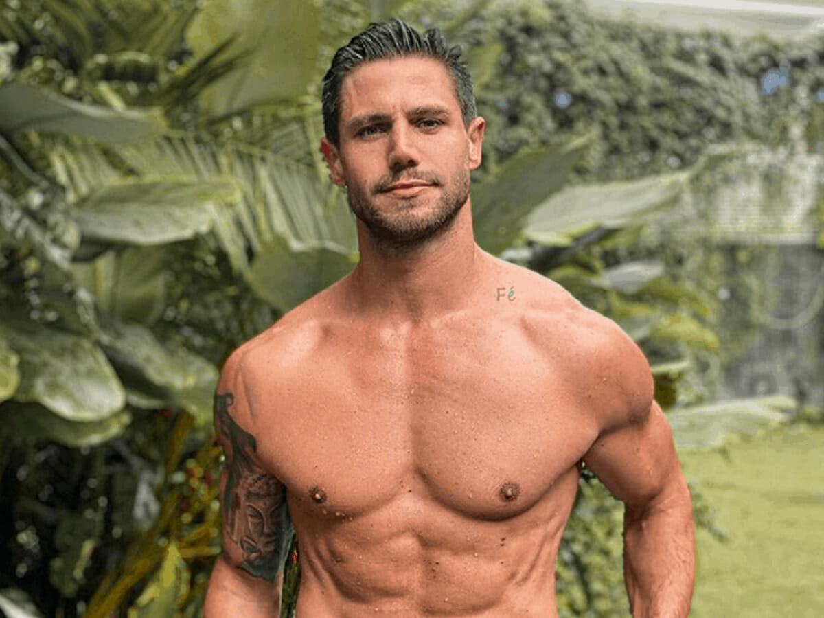 Sem Camisa Ex Bbb Jonas Sulzbach Impressiona Peitoral Na Web