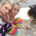 Miley Cyrus e Stella Maxwell