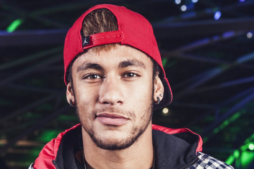 Neymar aluga helicóptero