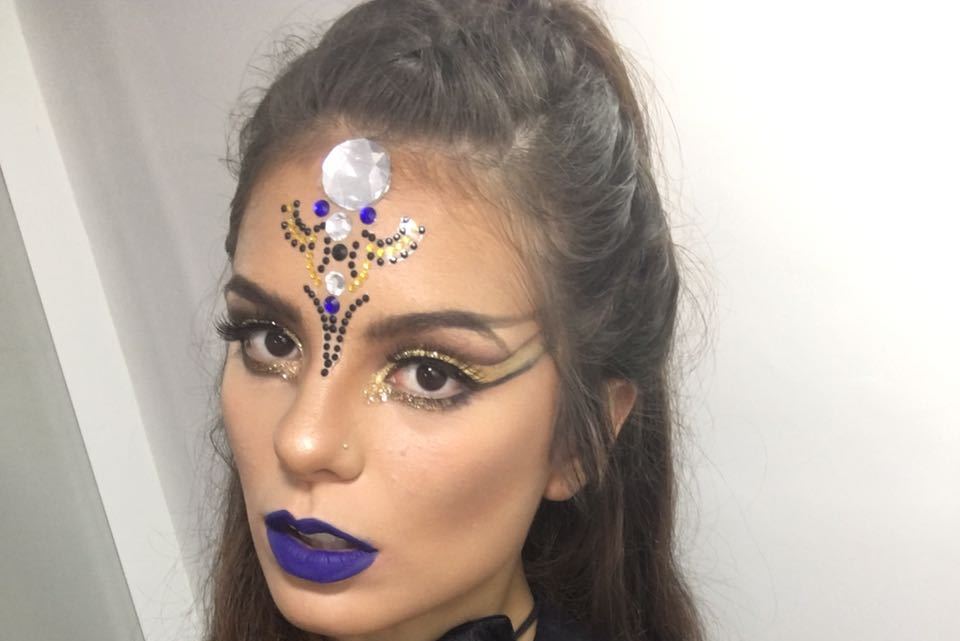 Make bafo! Blogueira Giulia Morais se inspirada no baile da Revista Vogue e arrasa