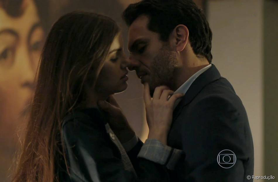 Camila Queiroz e Rodrigo Lombardi