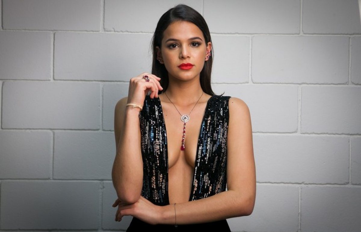 Bruna Marquezine treina boxe e exibe boa forma ao som de ‘Pesadão’