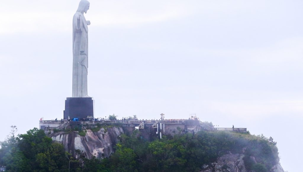 A cerimônia foi realizada aos pés do Cristo Redentor (AgNews)