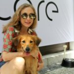 Beth Gofmann participa de feira de adoção de animais em Ipanema ((Daniel Delmiro: AgNews)