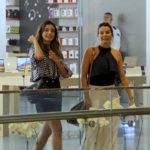 Giovanna Lancellotti é flagrada passeando no shopping com um amiga (J Humberto: AgNews)