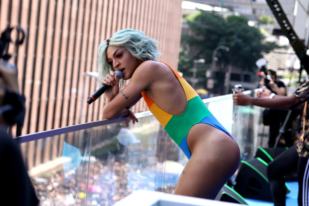 Pabllo Vittar se apresenta na rua Augusta em São Paulo em parceria com uma marca de roupas (Thiago Duran: AgNews)