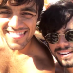 Felipe Simas e Rodrigo Simas na praia da Barra da Tijuca