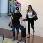 Mônica Martelli e Paulo Gustavo em aeroporto no Rio (Andre Freitas: AgNews)