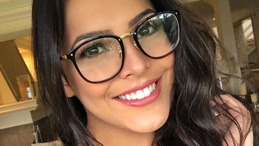 Emilly Araújo Posa De Biquíni E Faz Reflexão Na Web Não Sou Perfeita