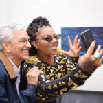 Ludmilla faz selfie com Caetano Veloso