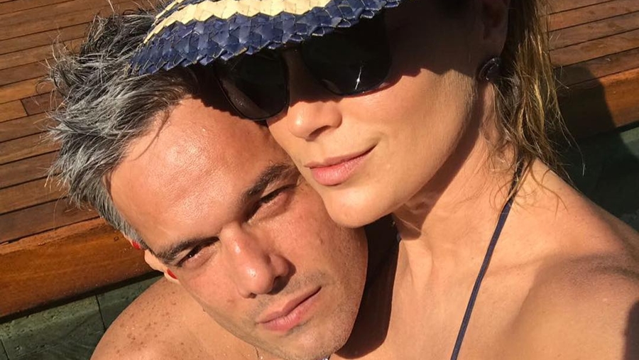 Otaviano Costa e Flávia Alessandra curtem dia de sol