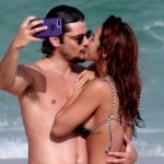 Bruno Gissoni e Yanna Lavigne na praia