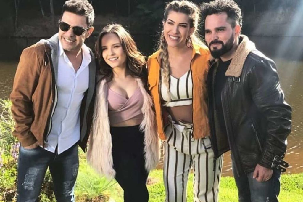 Zezé Di Camargo, Larissa Manoela, Lorena Improta e Luciano