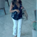 Fátima Bernardes circula em shopping da zona oeste do Rio de Janeiro