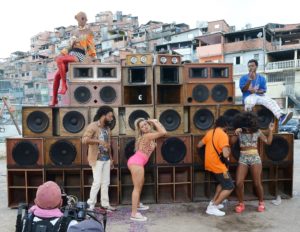 Lexa grava videoclipe de 'Só Depois do Carnaval'