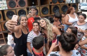 Lexa grava videoclipe de 'Só Depois do Carnaval'