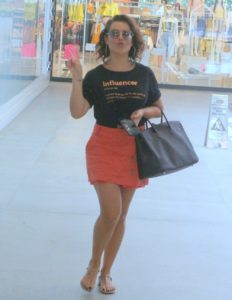 Fernanda Souza em shopping do Rio de Janeiro