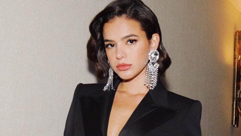 Bruna Marquezine e filha de Sabrina Sato têm mais de 2 milhões de curtidas em foto no Instagram