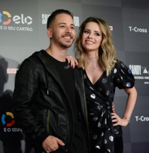 Sandy e Junior na coletiva de imprensa em São Paulo