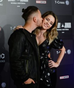 Sandy e Junior na coletiva de imprensa em São Paulo