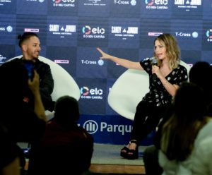 Sandy e Junior na coletiva de imprensa em São Paulo