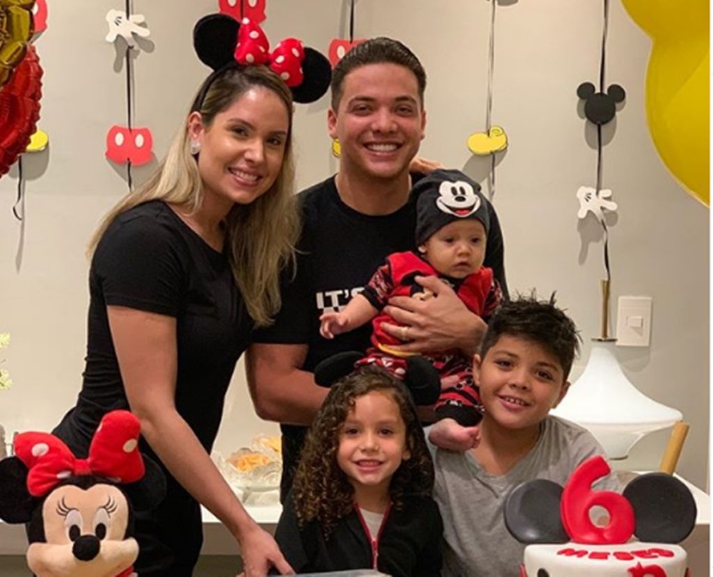 Wesley Safadão com Thyane Dantas e filhos