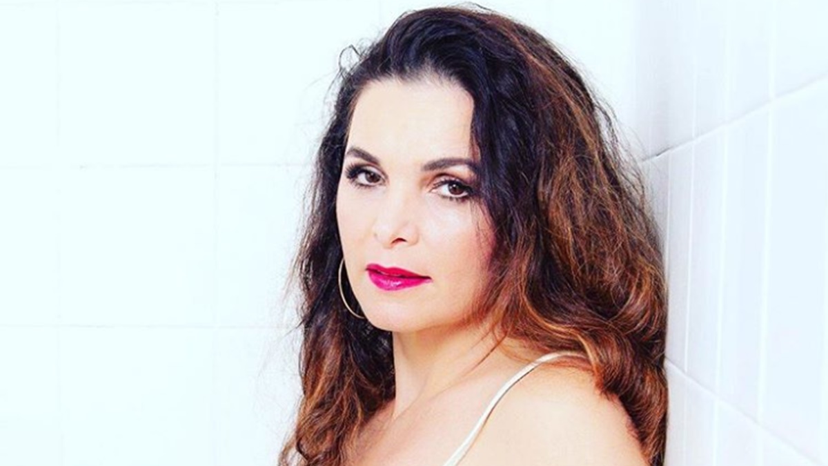 Luiza Ambiel empina bumbum gigante na academia