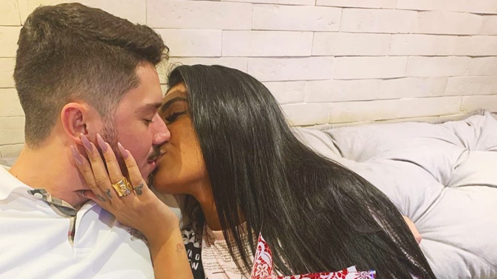 Ronan Souza, ex de Anitta, parabeniza Pocah com textão romântico