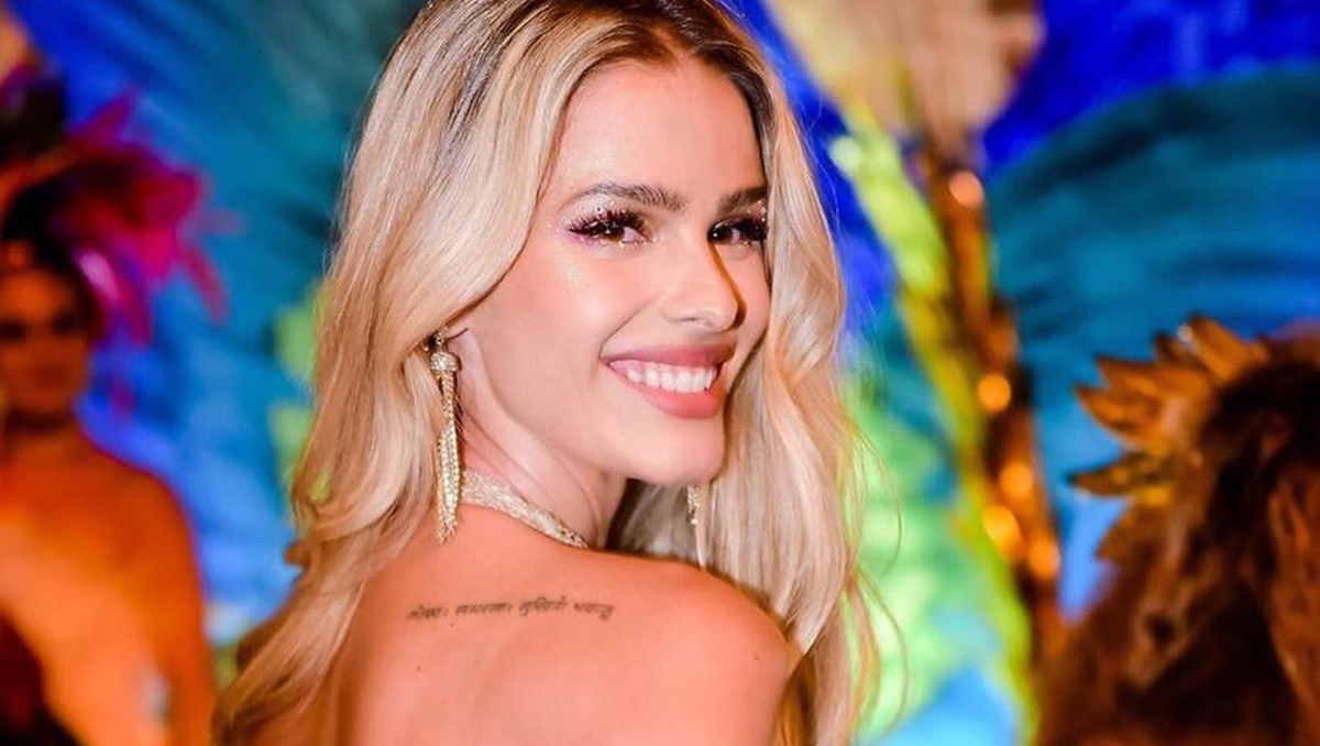 De calcinha, Yasmin Brunet exibe corpão ao lado de amigo: “Lindos”