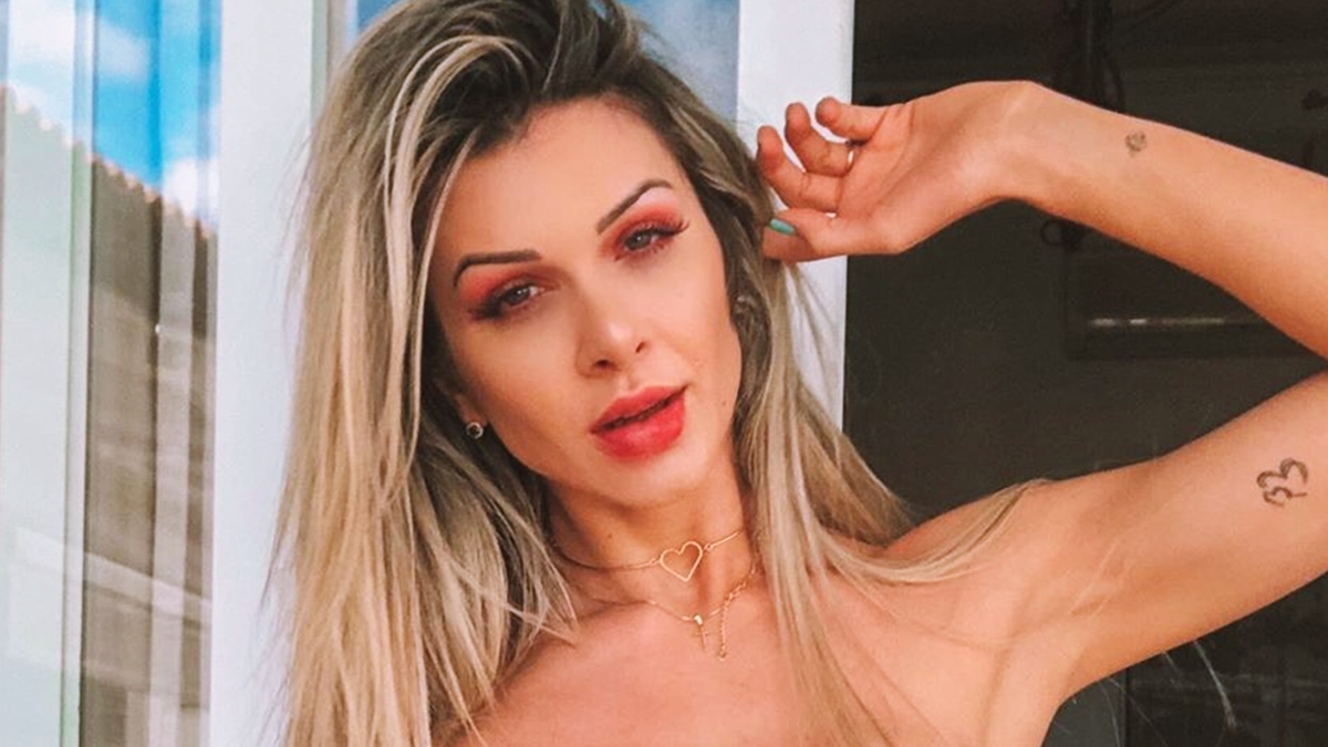 Tatiele Polyana Posa De Biqu Ni E Deixa Bumbum Mostra Muito Linda