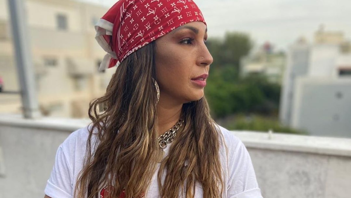 Valesca Popozuda posa de sutiã branco e fã reage: “Meu sonho”