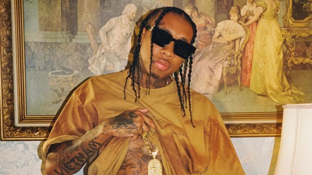 Rapper Tyga publica vídeo tomando banho pelado no OnlyFans e fãs reagem: “parece uma anaconda”