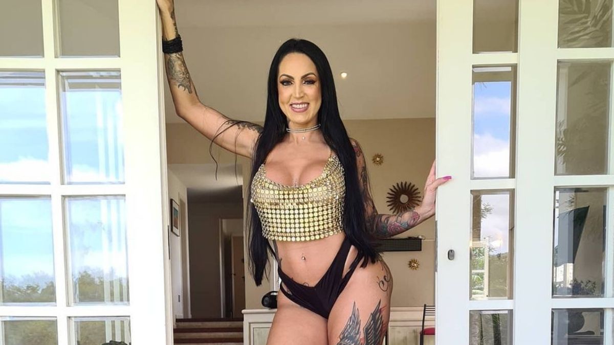 Hot! Elisa Sanches tira o biquíni em vídeo ousado e mostra tudo