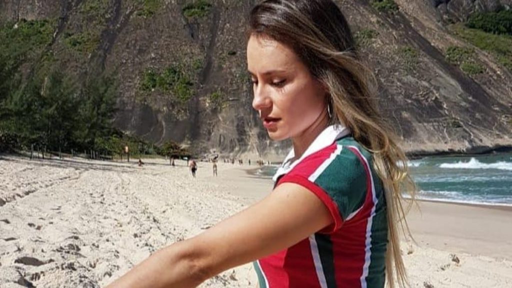 Natasha Caria, musa do Fluminense