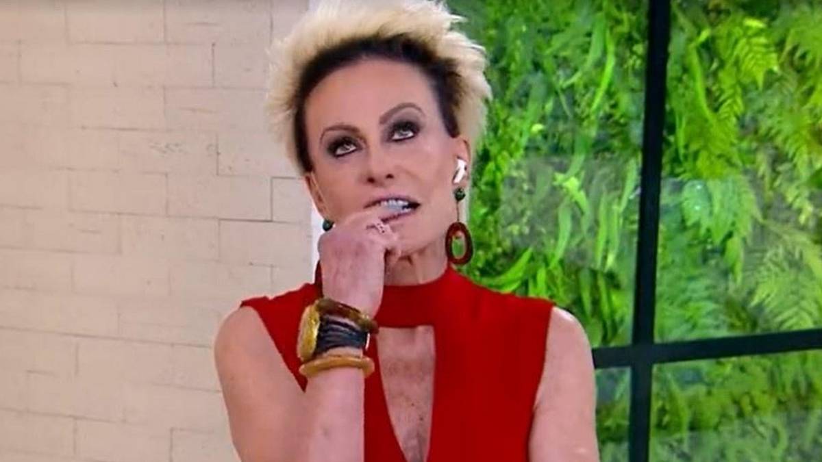 Ana Maria Braga é vacinada contra Covid-19, em São Paulo