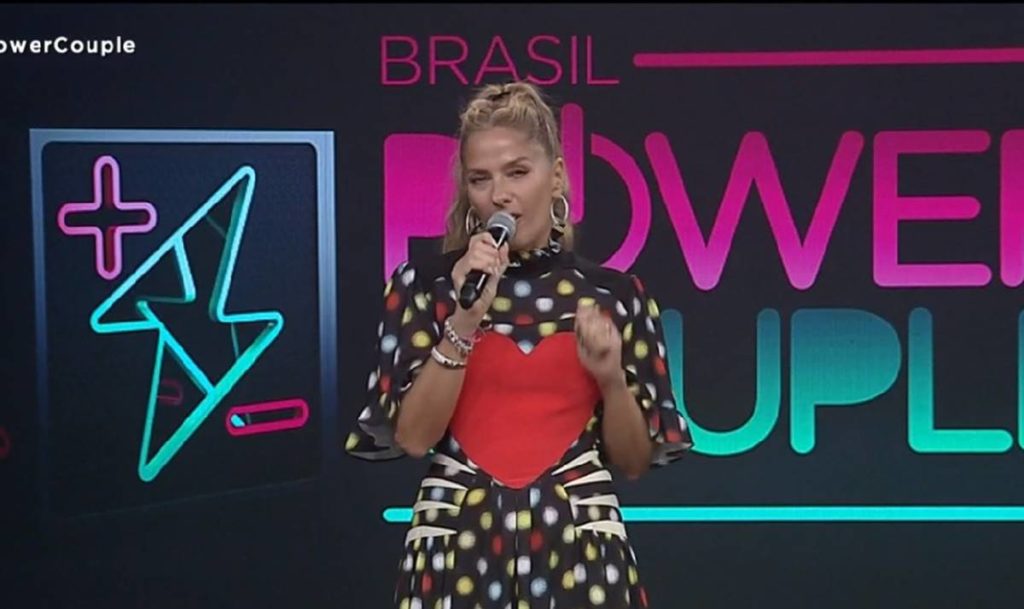 Adriane Galisteu na apresentação do Power Couple