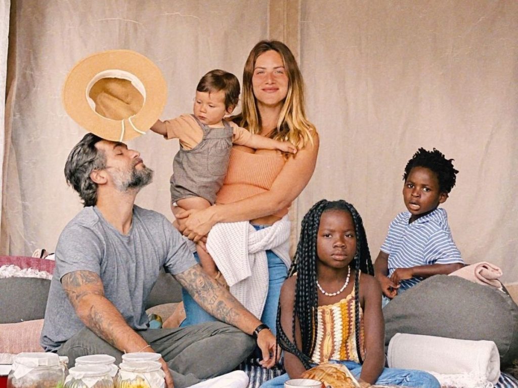 Giovanna Ewbank, Bruno Gagliasso, Titi, Bless e Zyan