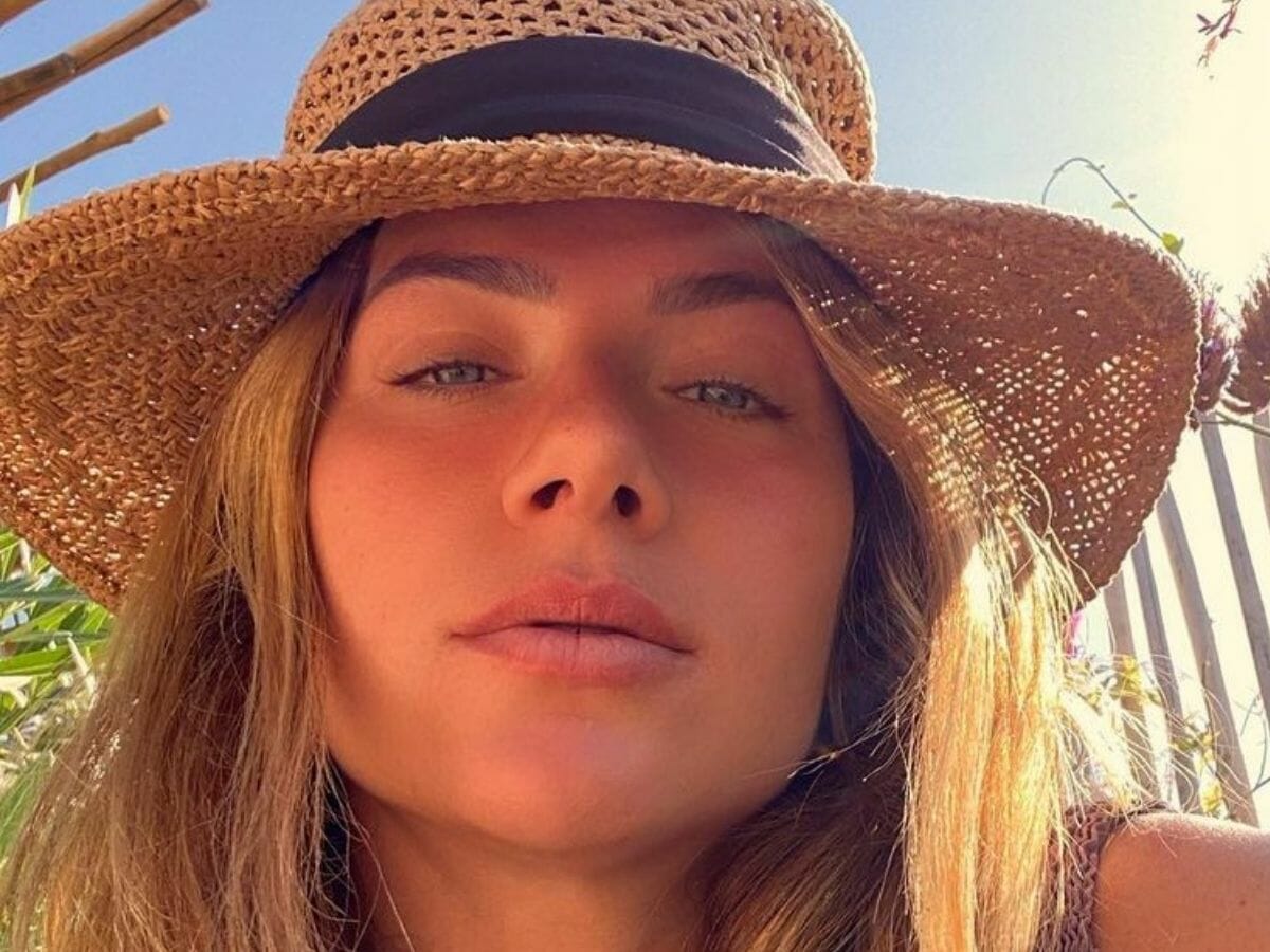 Giovanna Ewbank posa de biquíni em cenário paradisíaco e ganha elogios dos fãs