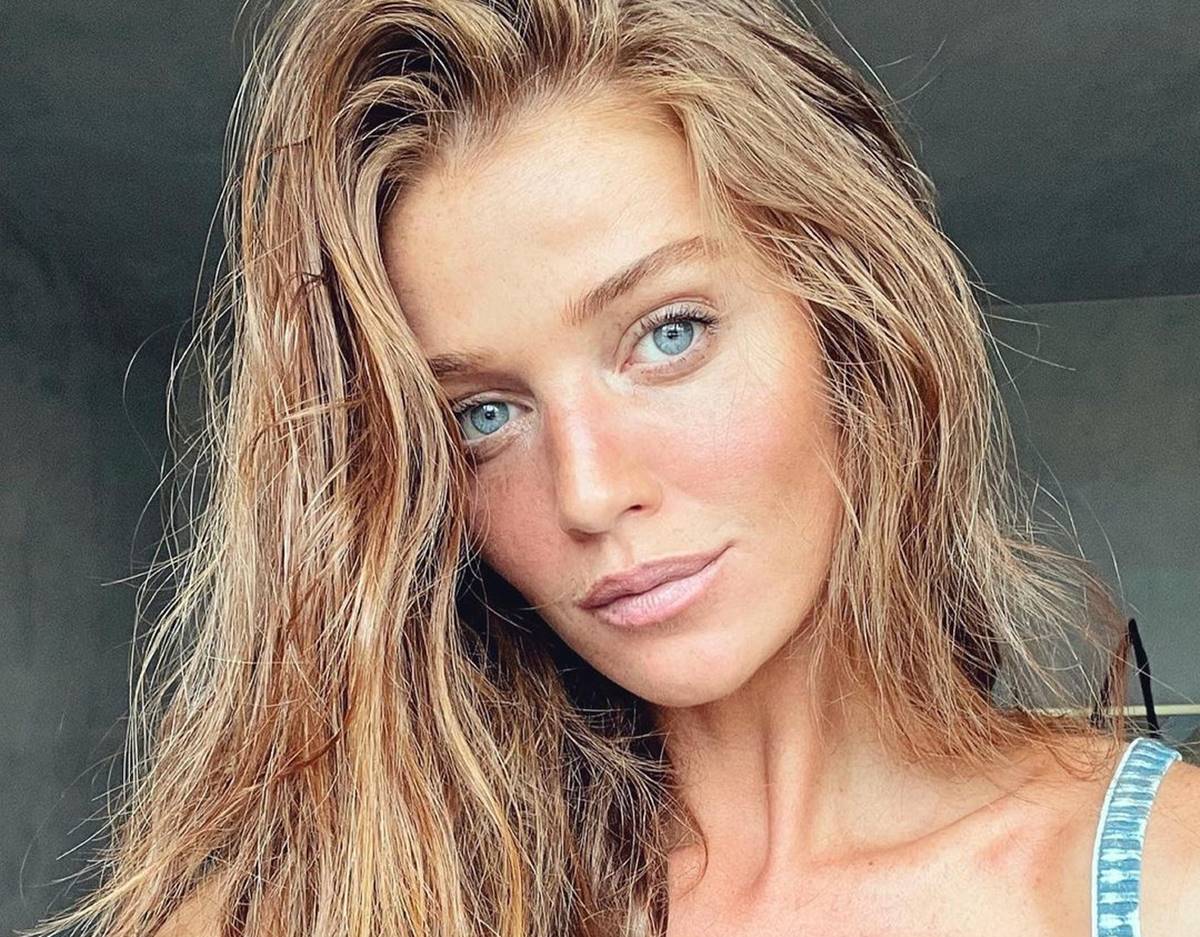 Cintia Dicker, esposa de Pedro Scooby, posa nua em praia