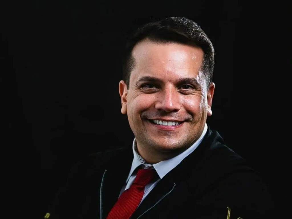 Dr. Vicente Neto