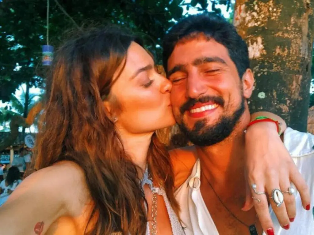 Renato Góes e Thaila Ayala