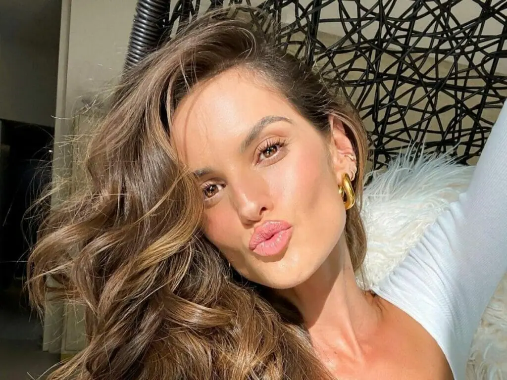 Izabel Goulart