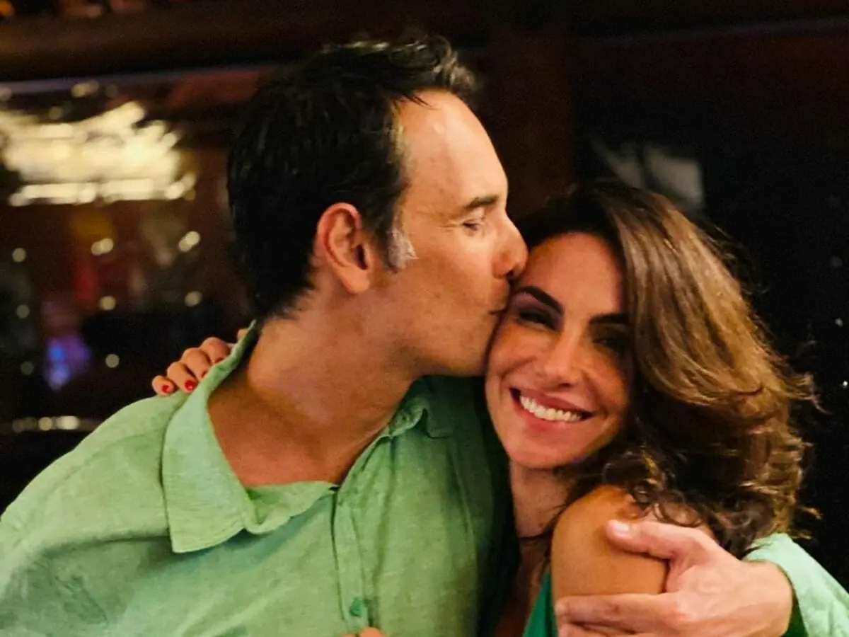 Rodrigo Santoro compartilha fotos raras com Mel Fronckowiak e a filha: “meus amores”