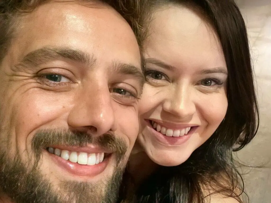 Rafael Cardoso e Mari Bridi