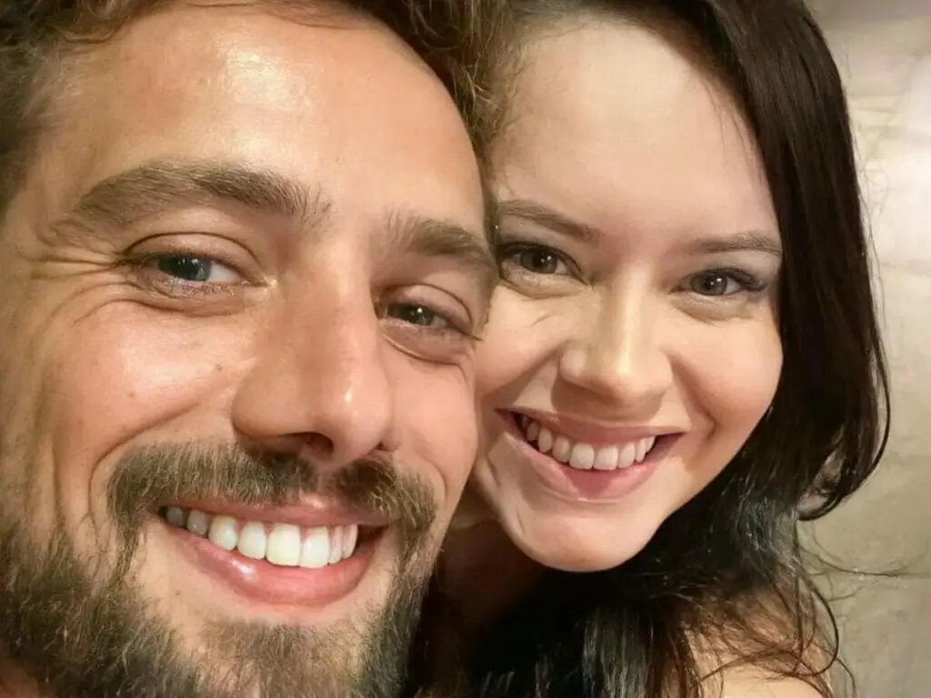 Rafael Cardoso e Mari bridi