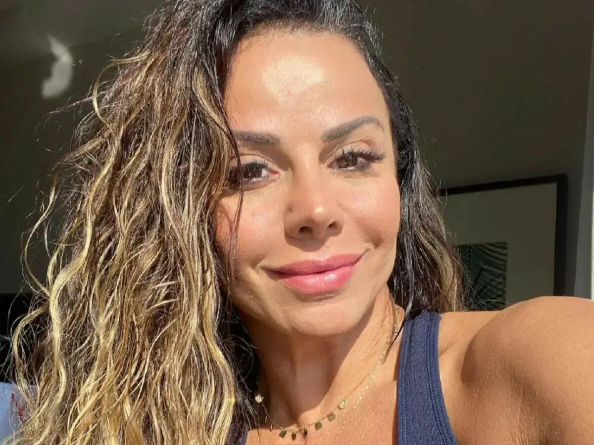 Viviane Araújo exibe ‘barrigão’ em clique romântico com o marido