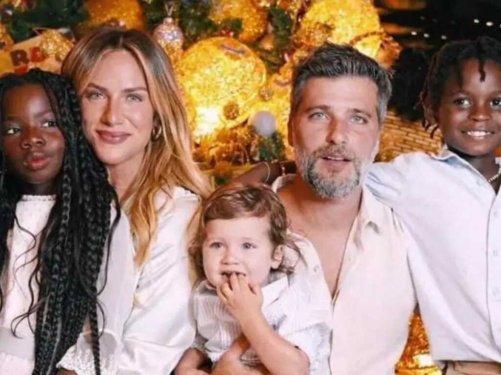 Giovanna Ewbank, Bruno Gagliasso e os filhos