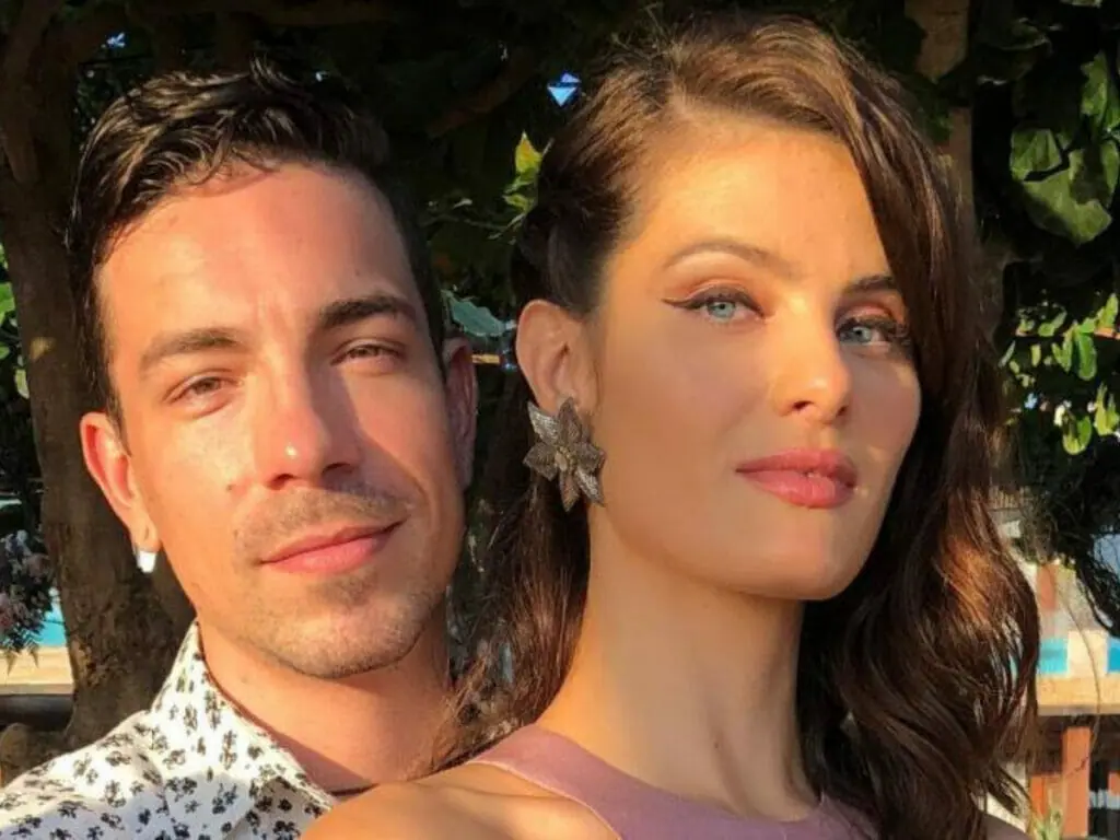 Di Ferrero e Isabeli Fontana