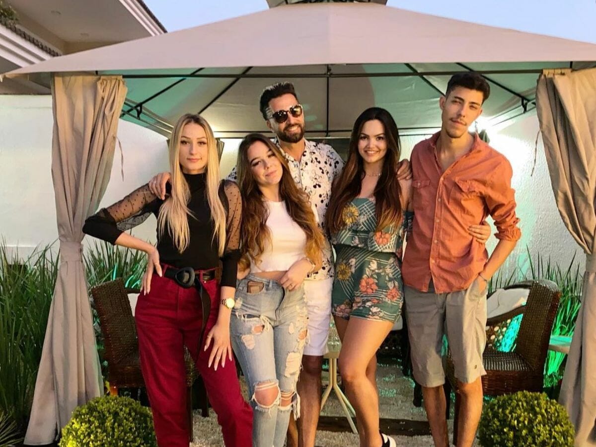 Latino e alguns de seus filhos