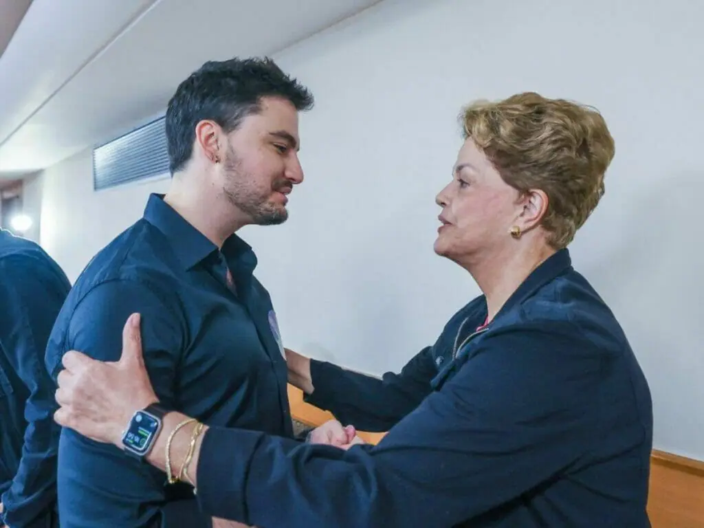 Felipe Neto e Dilma Rousseff